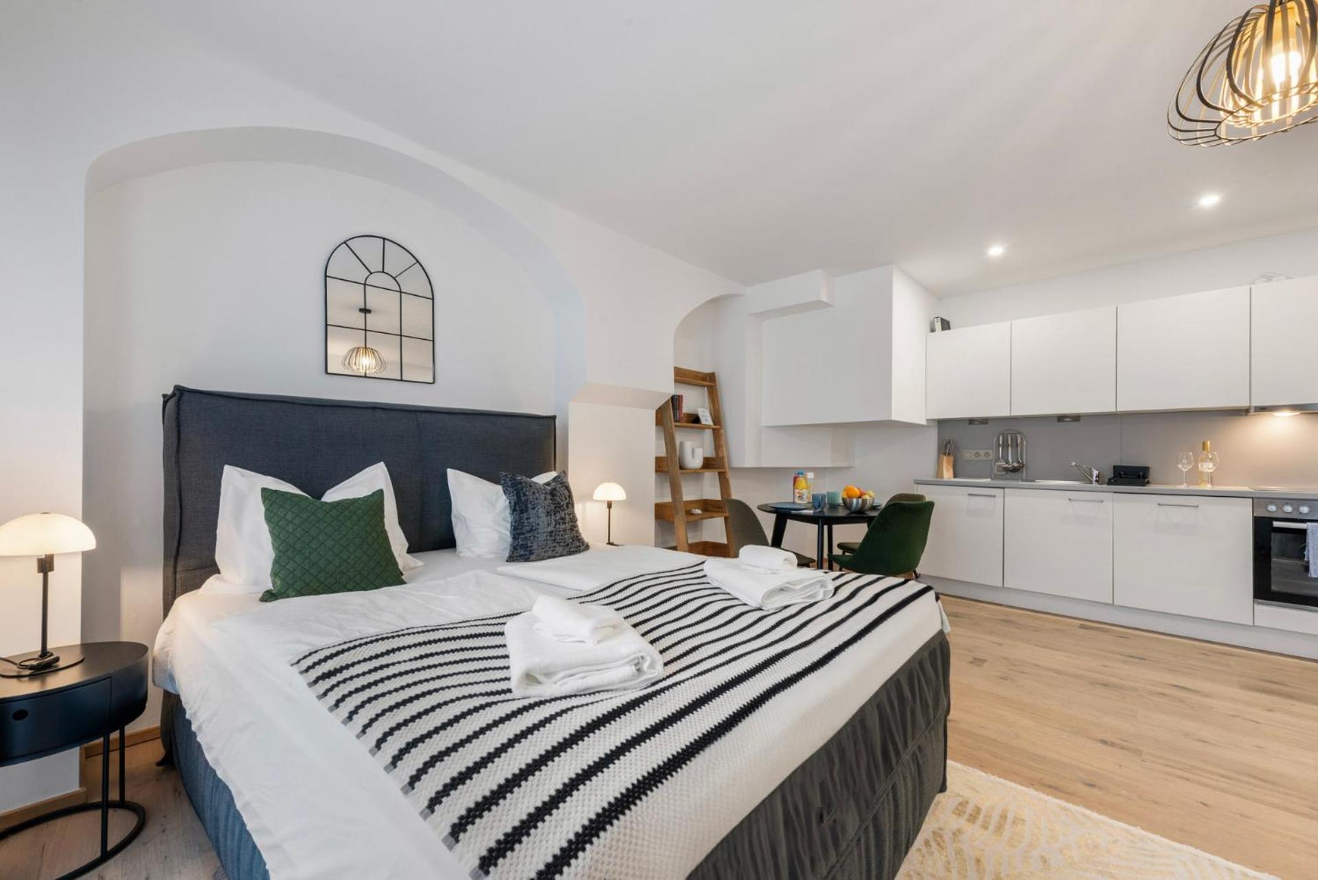 Vienna Hills Living Aparthotel Bagian luar foto