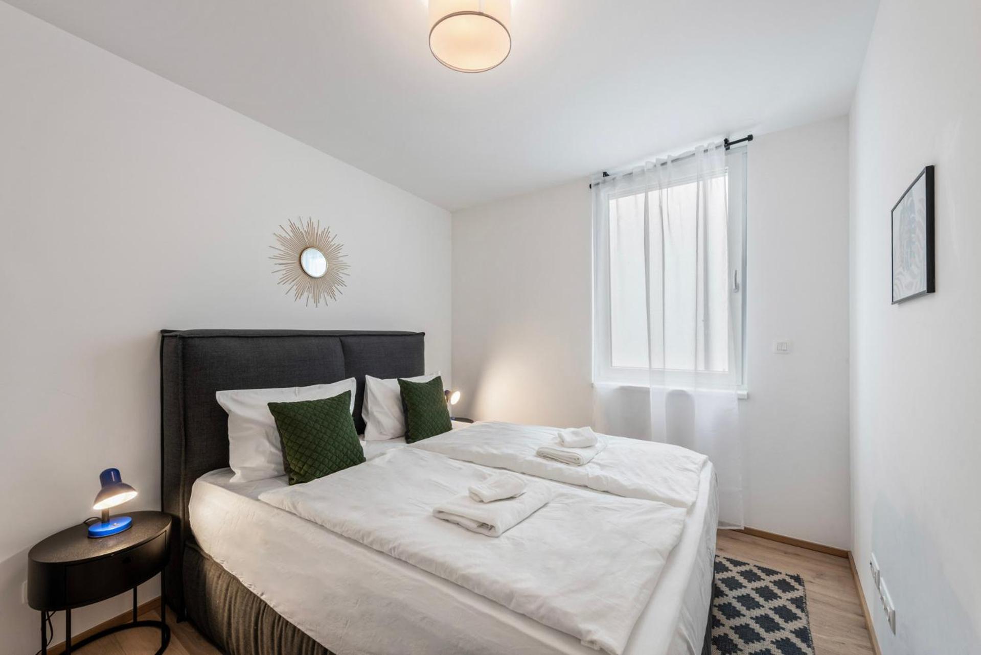 Vienna Hills Living Aparthotel Bagian luar foto